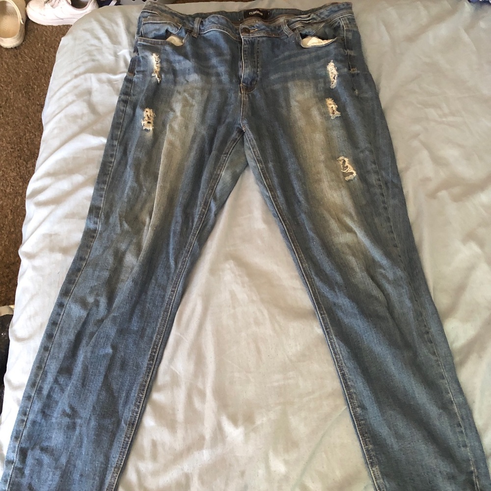 Light washed denim jeans